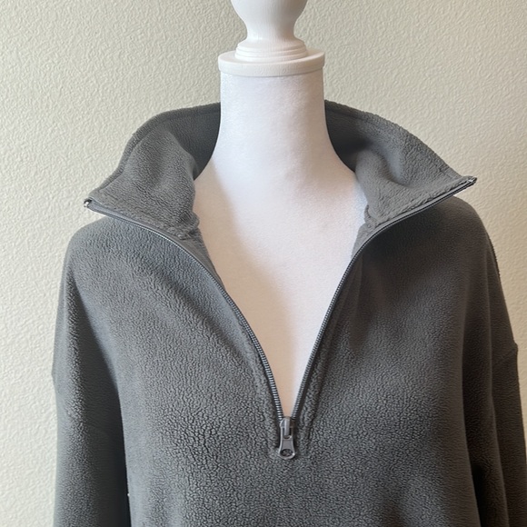 Amazon Women's Dark Grey Fleece Pullover 1/4 Zip Sweatshirt Small -Can Fit Large - Picture 5 of 10